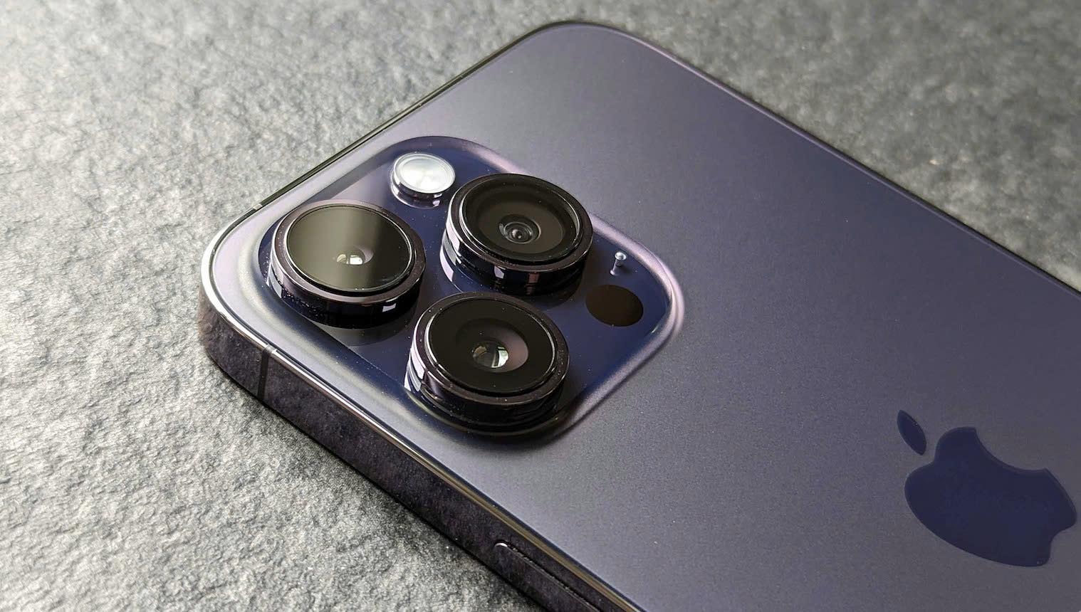 iPhone 16 Pro & Pro Max giảm sâu | Trả Góp 0% tại Tứ Uyên Mobile!