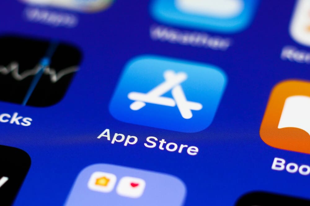 Apple sắp chia đôi xẻ nửa App Store